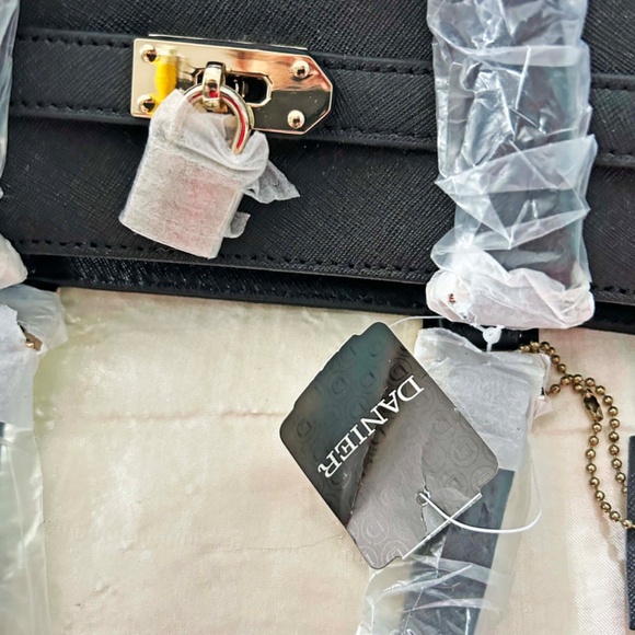 SATCHEL/SHOULDER BAG, DANIER LEATHER, BLACK, POCKETS, FRONT ACCENT LIKE A BIRKIN - Picture 4 of 16